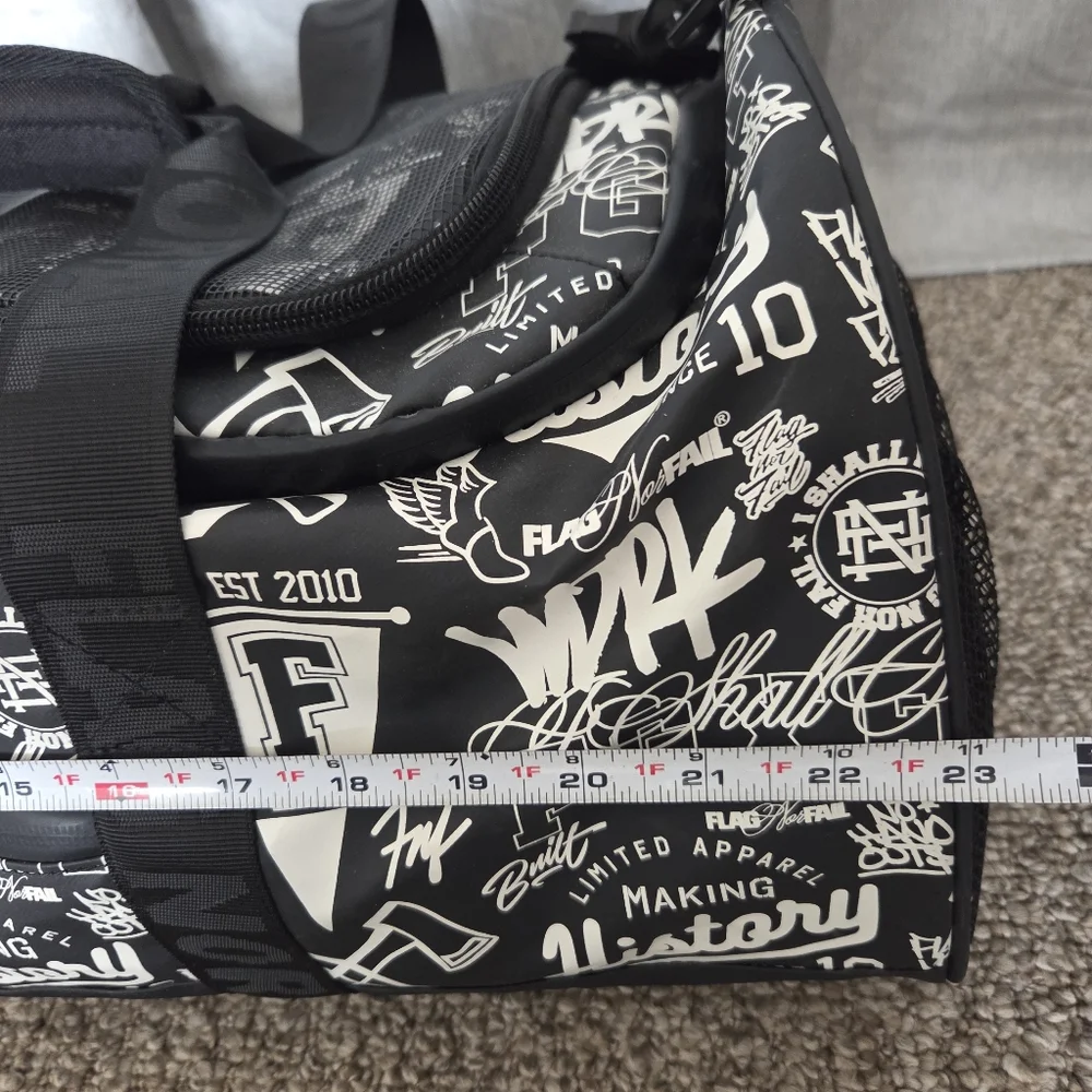 Flag Nor Fail Heavy Duty Travel Duffle Bag Black And White All Over Print EUC - Picture 10 of 15